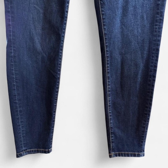 Tahari Women's Kelly Classic Skinny Jeans size 8 size 29 Dark Blue Denim - Picture 2 of 7